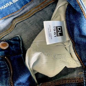 Low rise jeans.  DL1961